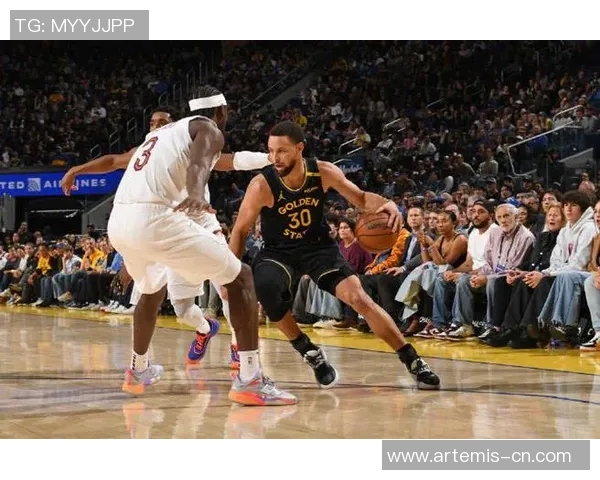 骑士在紧张对决中以微弱优势战胜勇士成功夺得胜利